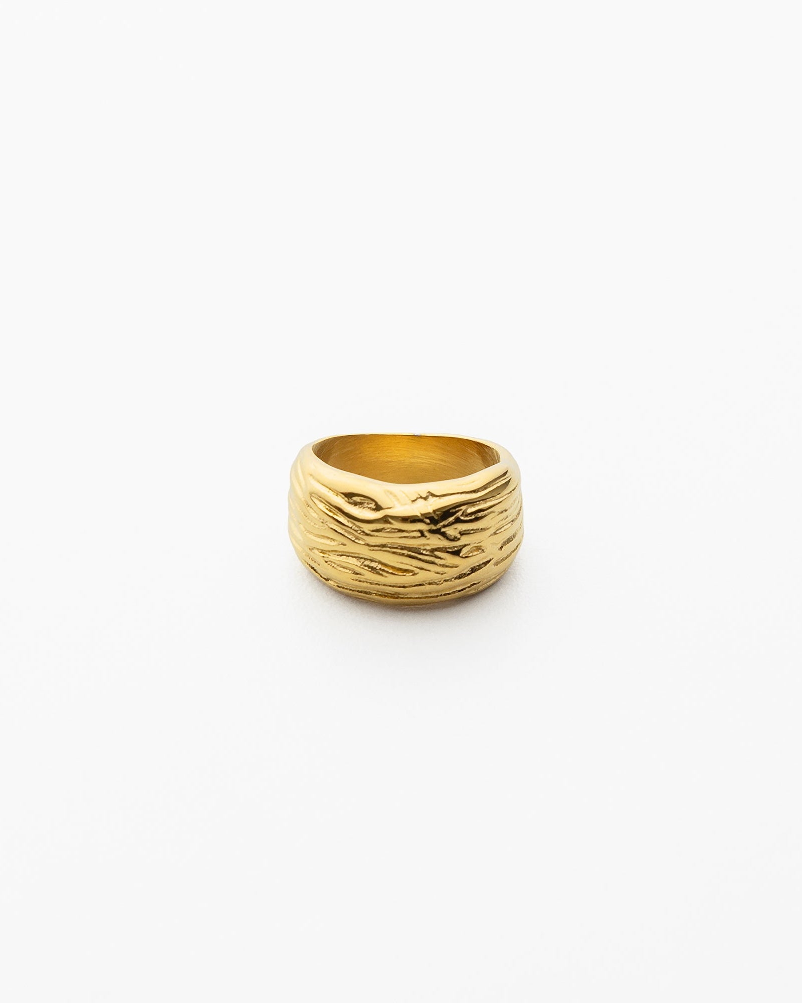 Chunky statement 18K gold-plated ring with wood texture