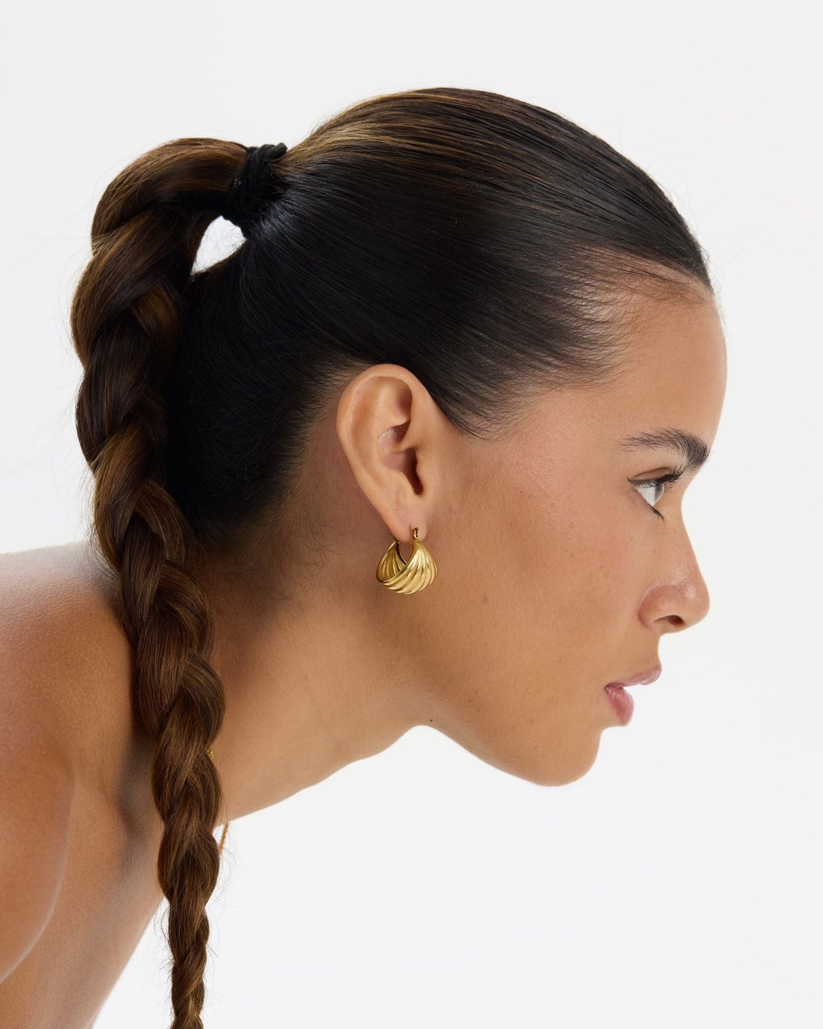 Minimalist staple 18K gold-plated textured crescent hoop earrings