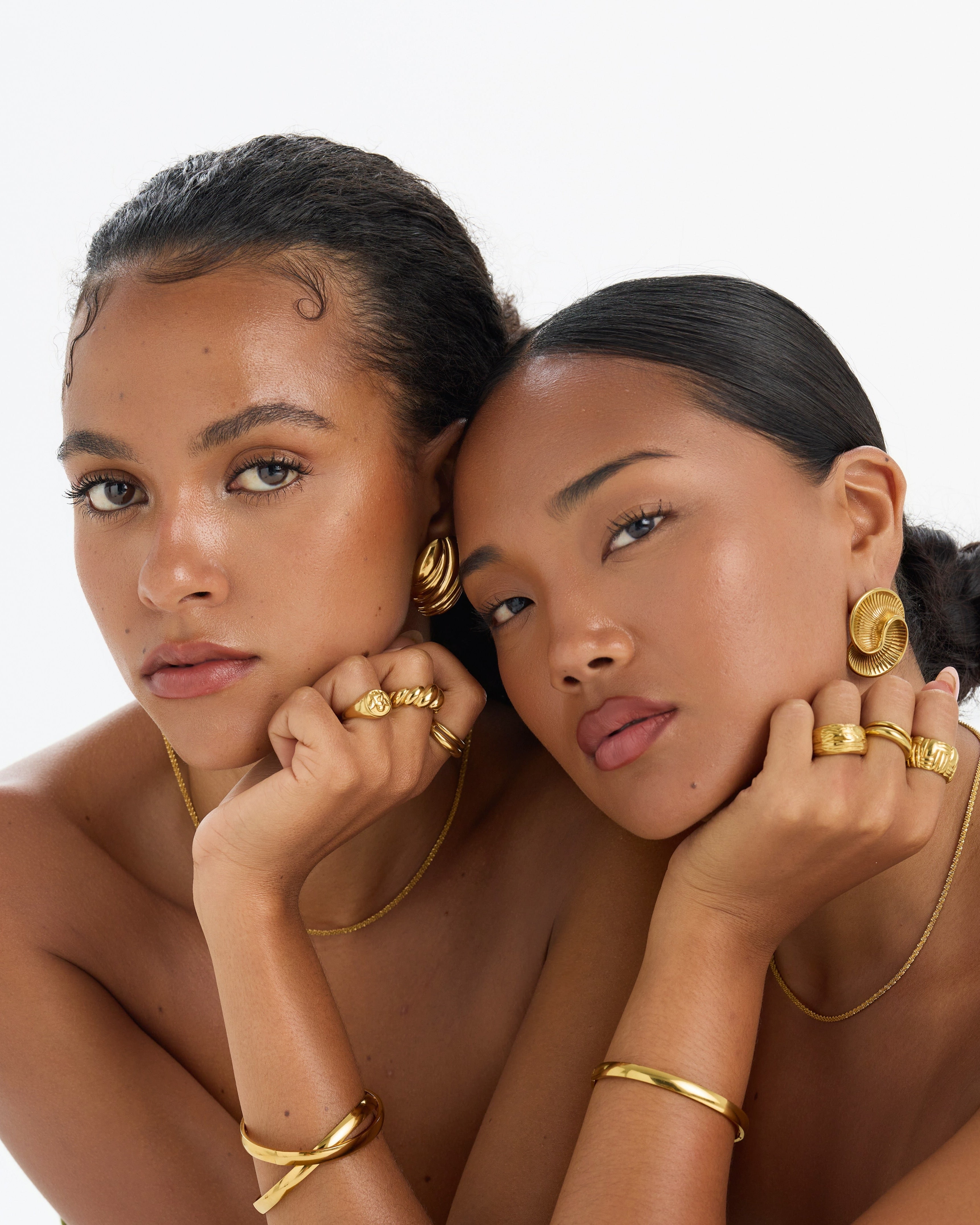 Chunky statement 18K gold-plated rings with texture 