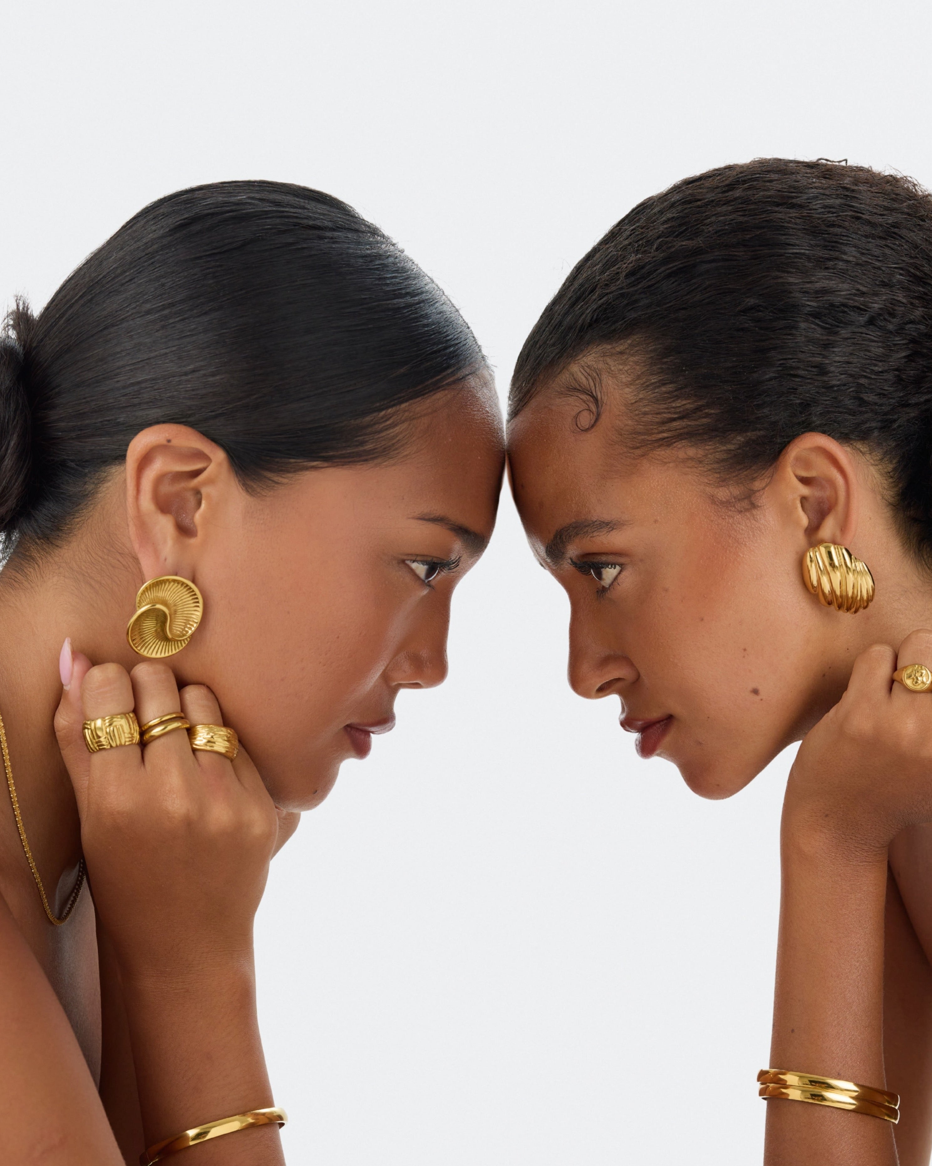 Chunky statement 18K gold-plated rings with texture 