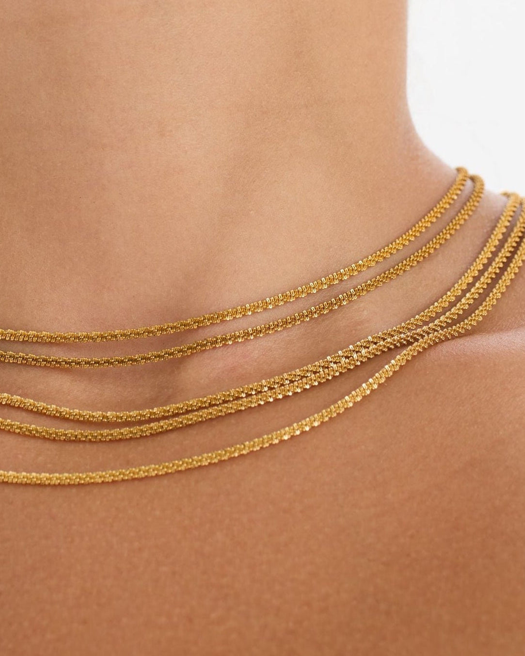 Minimalist 18K gold-plated chain necklace with ridged texture